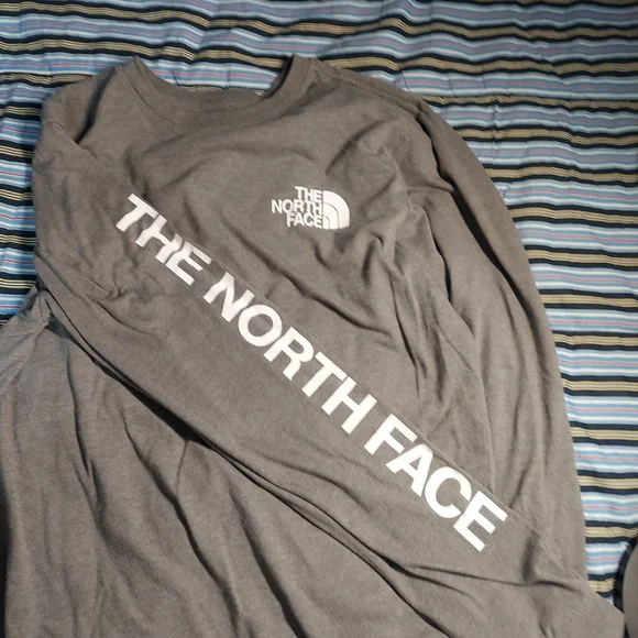 The North Face Men's Small Heather Grey Long Sleeve Graphic Hit Logo Tee EUC - Picture 4 of 10